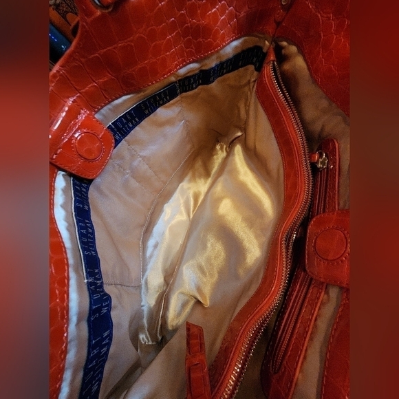 STUART WEITZMAN quilted tote with orange patent leather accents & gold hardware - Picture 9 of 16